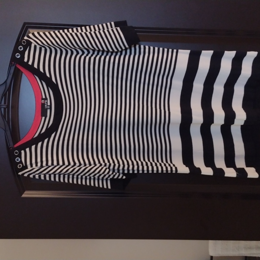 Laura Fine Knit Short Sleeve Sweater - Black & Cream w/Button Accent on Shoulder